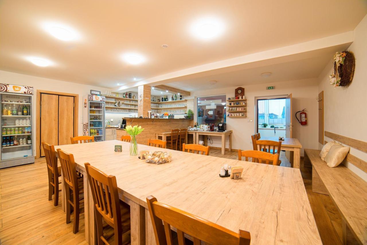 Penzion A Restaurace Zlatovlaska U Zamku Cervena Lhota Jizna Zewnętrze zdjęcie