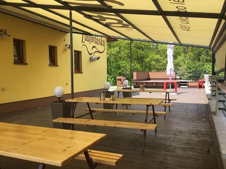 Penzion A Restaurace Zlatovlaska U Zamku Cervena Lhota Jizna Zewnętrze zdjęcie