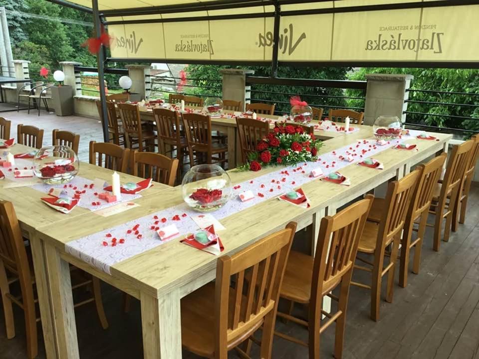 Penzion A Restaurace Zlatovlaska U Zamku Cervena Lhota Jizna Zewnętrze zdjęcie