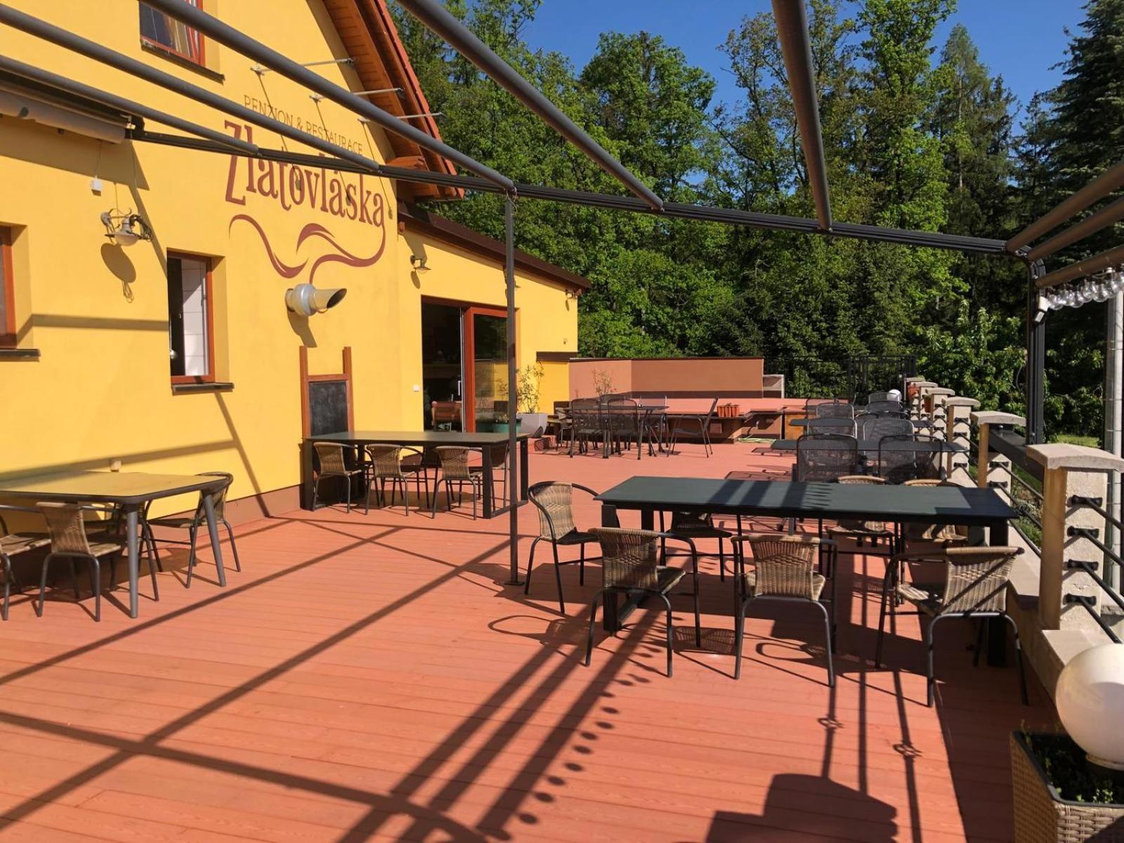 Penzion A Restaurace Zlatovlaska U Zamku Cervena Lhota Jizna Zewnętrze zdjęcie